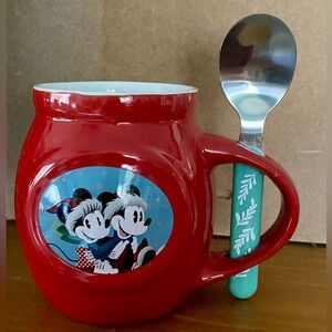 Frankford Candy Disney Mickey & Minnie Mouse Christmas mug and spoon set. (2021)